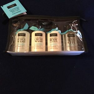 Victoria's Secret Ultimate To Go Set Cloudberry